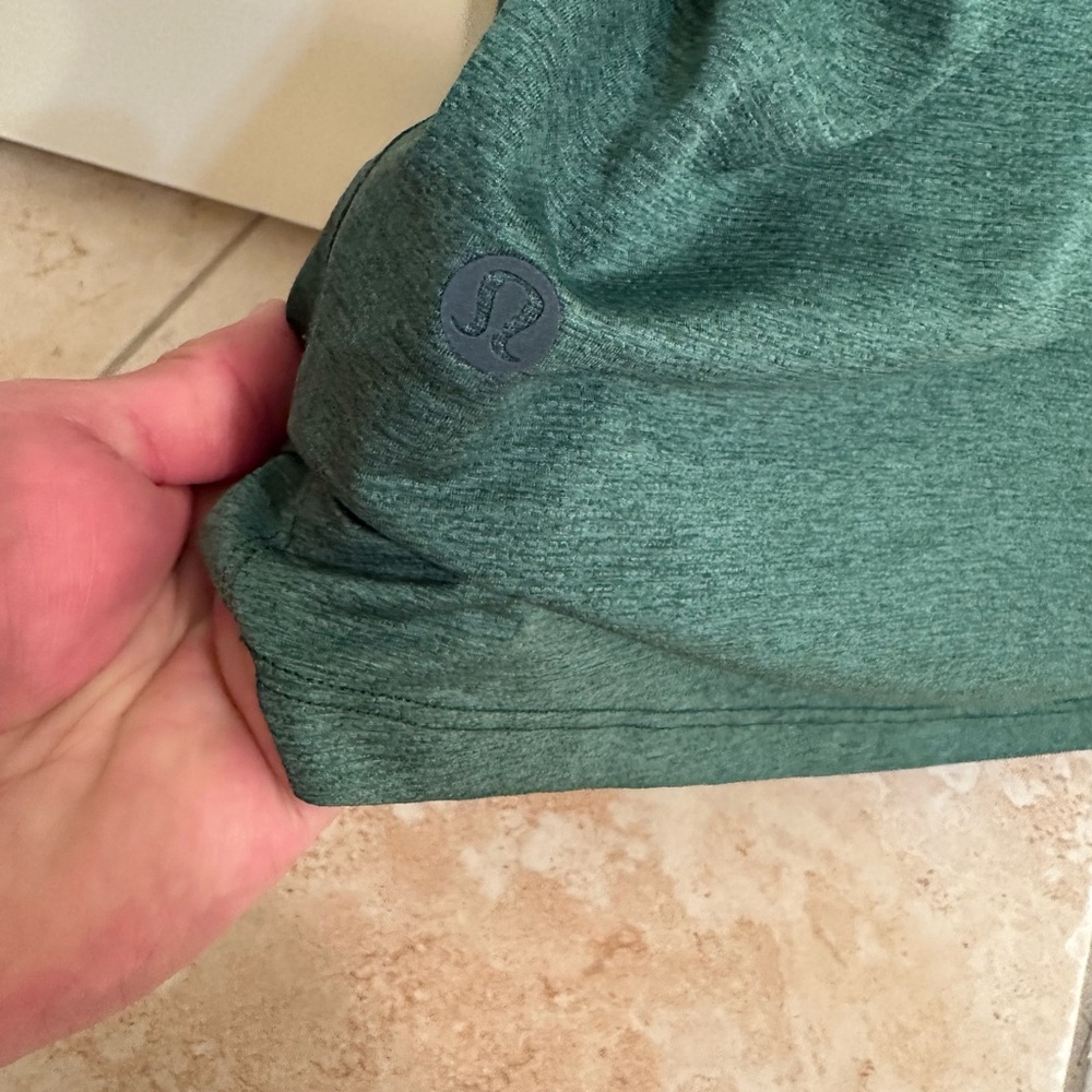 Lululemon Fast and Free Men's Green Long Sleeve Shirt - Picture 5 of 5